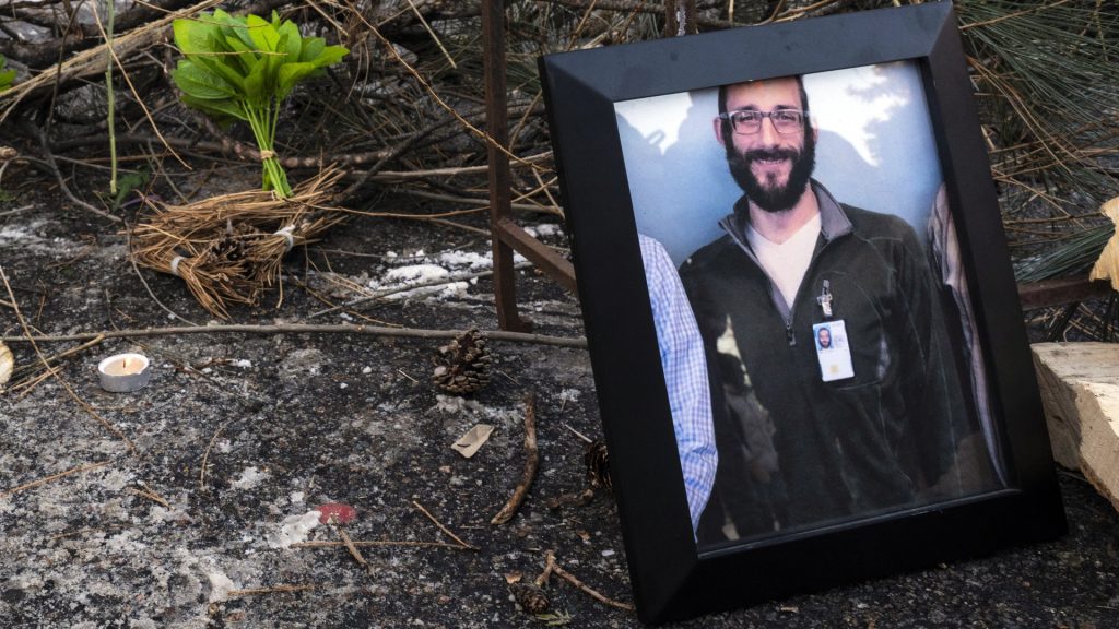 Alex Pretti’s parents accuse DOJ of withholding answers about his killing