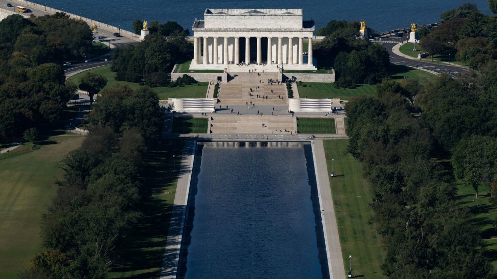 Reflecting Pool ‘looking really good,’ Trump says as he repeats false claims on vandalism